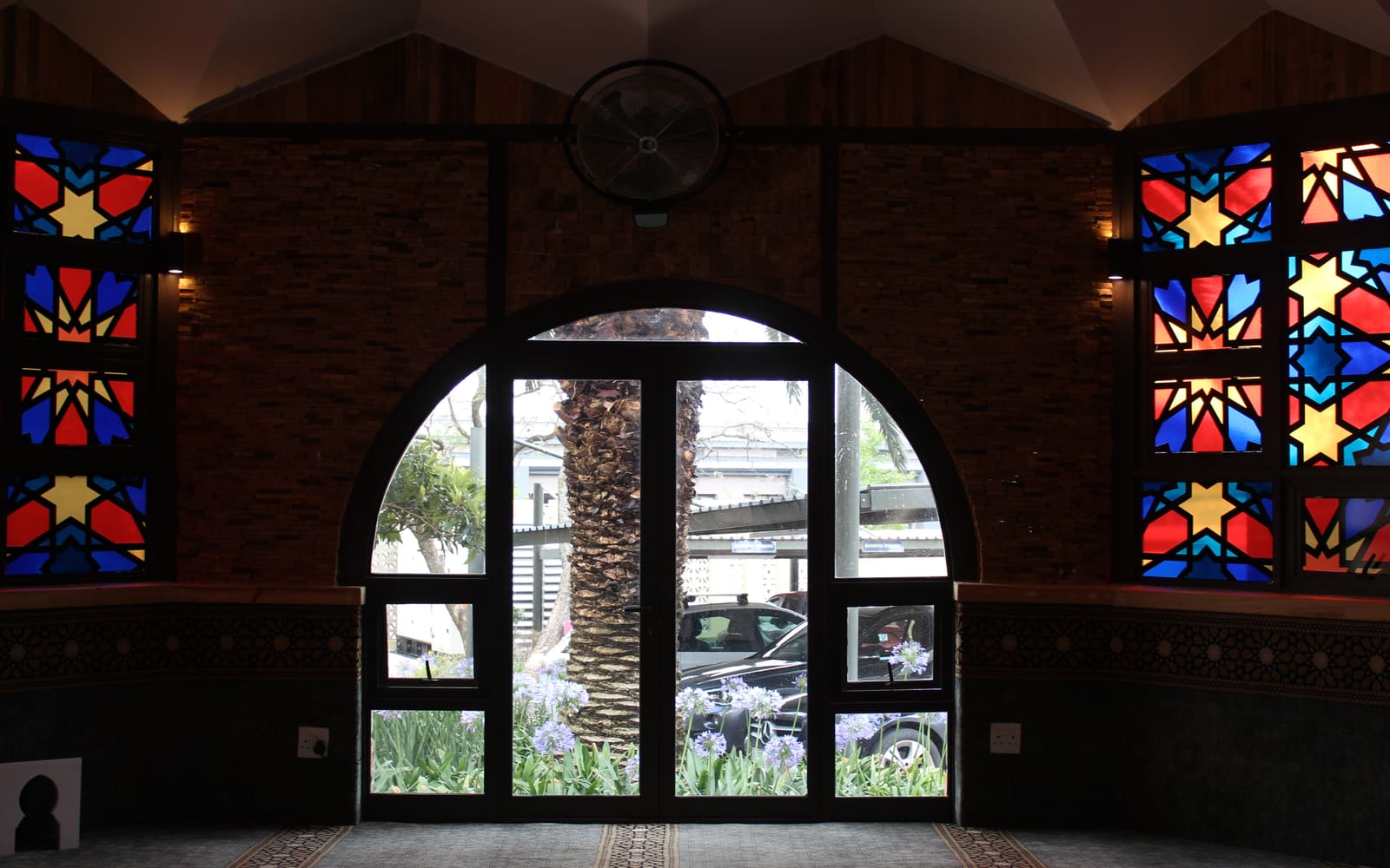 Baytul Arqam in Linbro Park, building photograph 10 of 18.