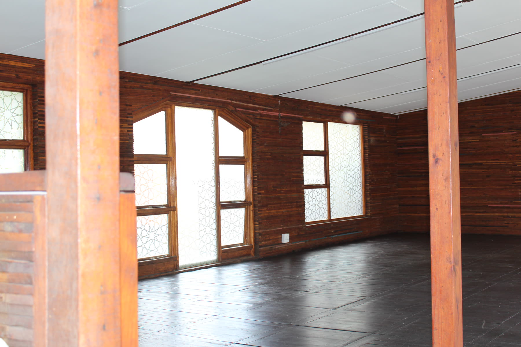 Interior timber wall and window detail from Qurtuba.