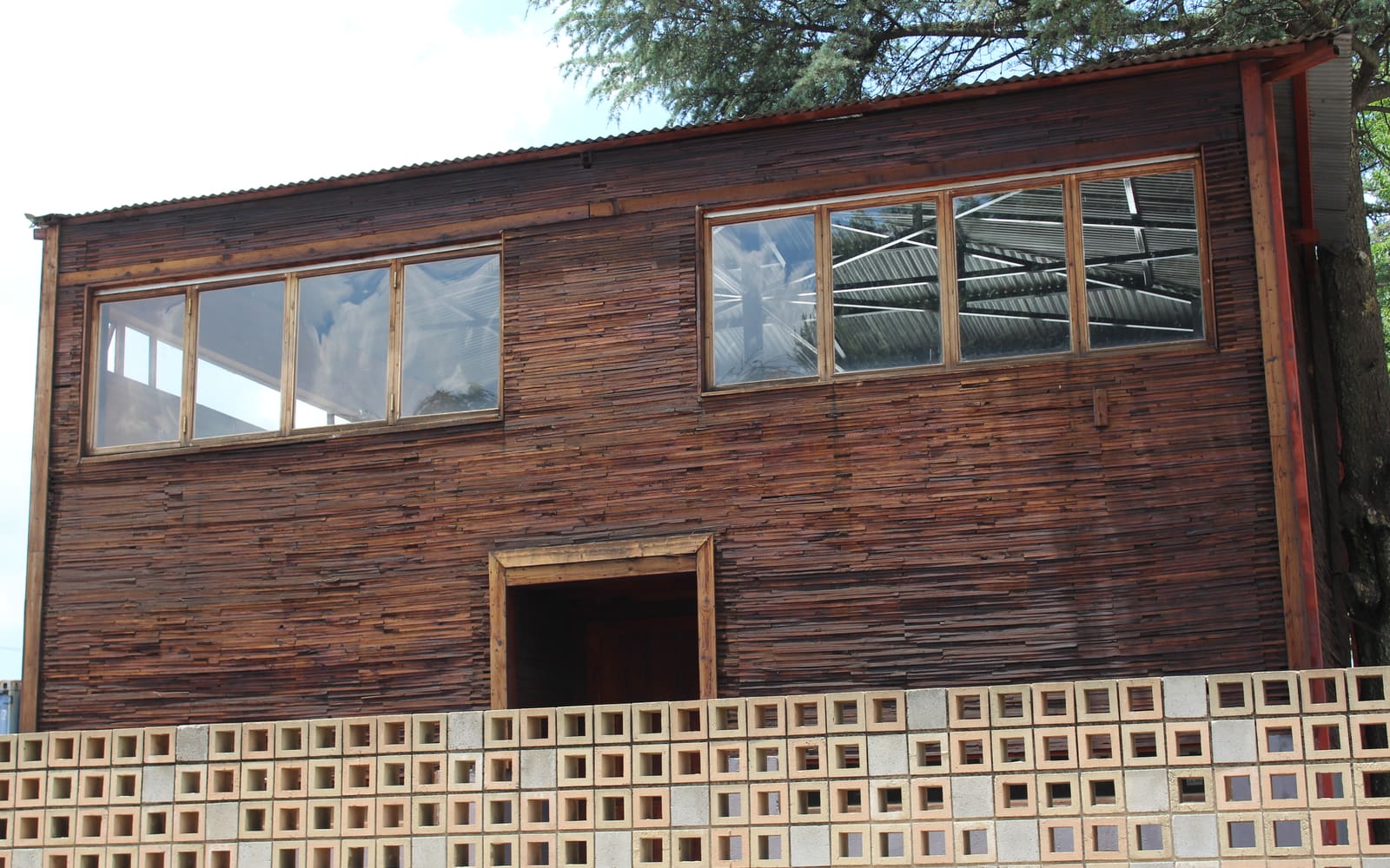 Workshop in Linbro Park, building photograph 3 of 11.